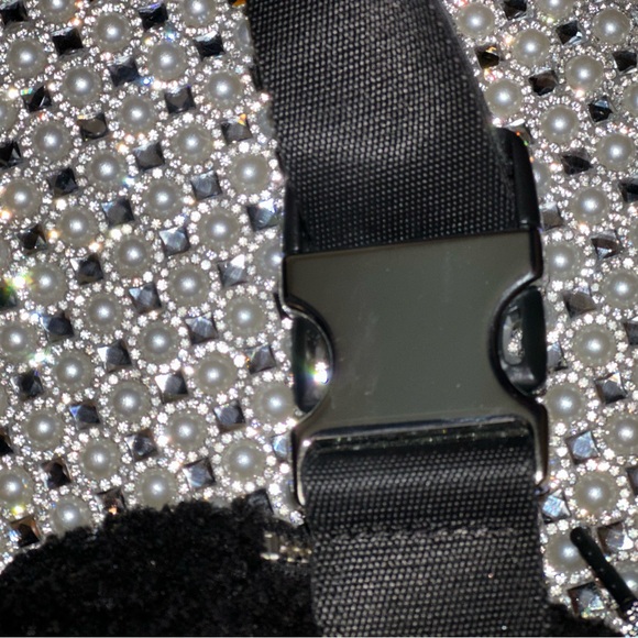 Lululemon Black Sherpa Belt Bag - Picture 9 of 16